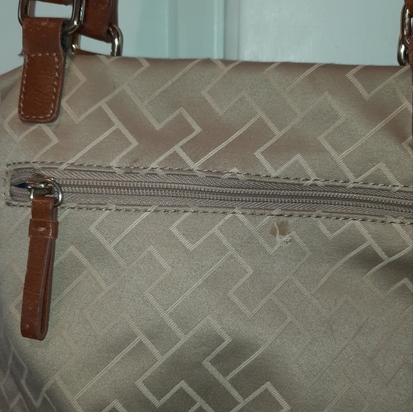 Tommy Hilfiger Tan Tote Bag - Picture 4 of 8